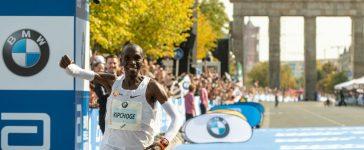 Eliud-Kipchoge-Smashes-Marathon-World-Record